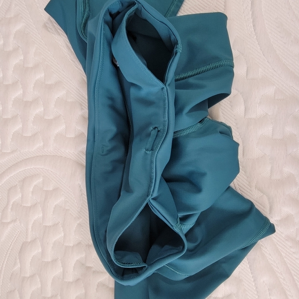 ATHLETA Lightning Capri Teal Green Athlesiure Workout Yoga Runnin Size Small - Picture 5 of 11